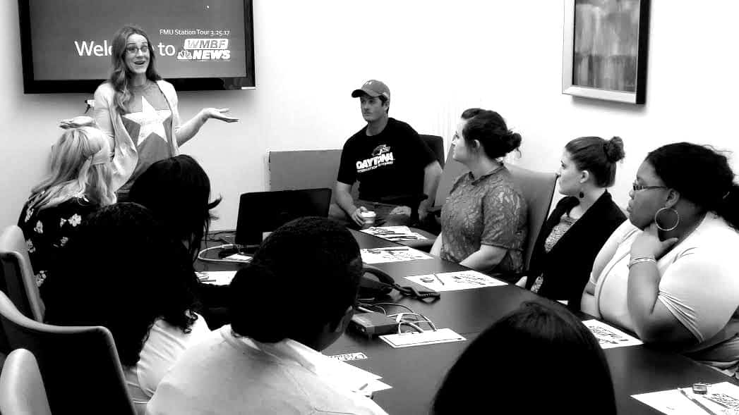 WMBF5-blackwhite Students visiting WMF News station