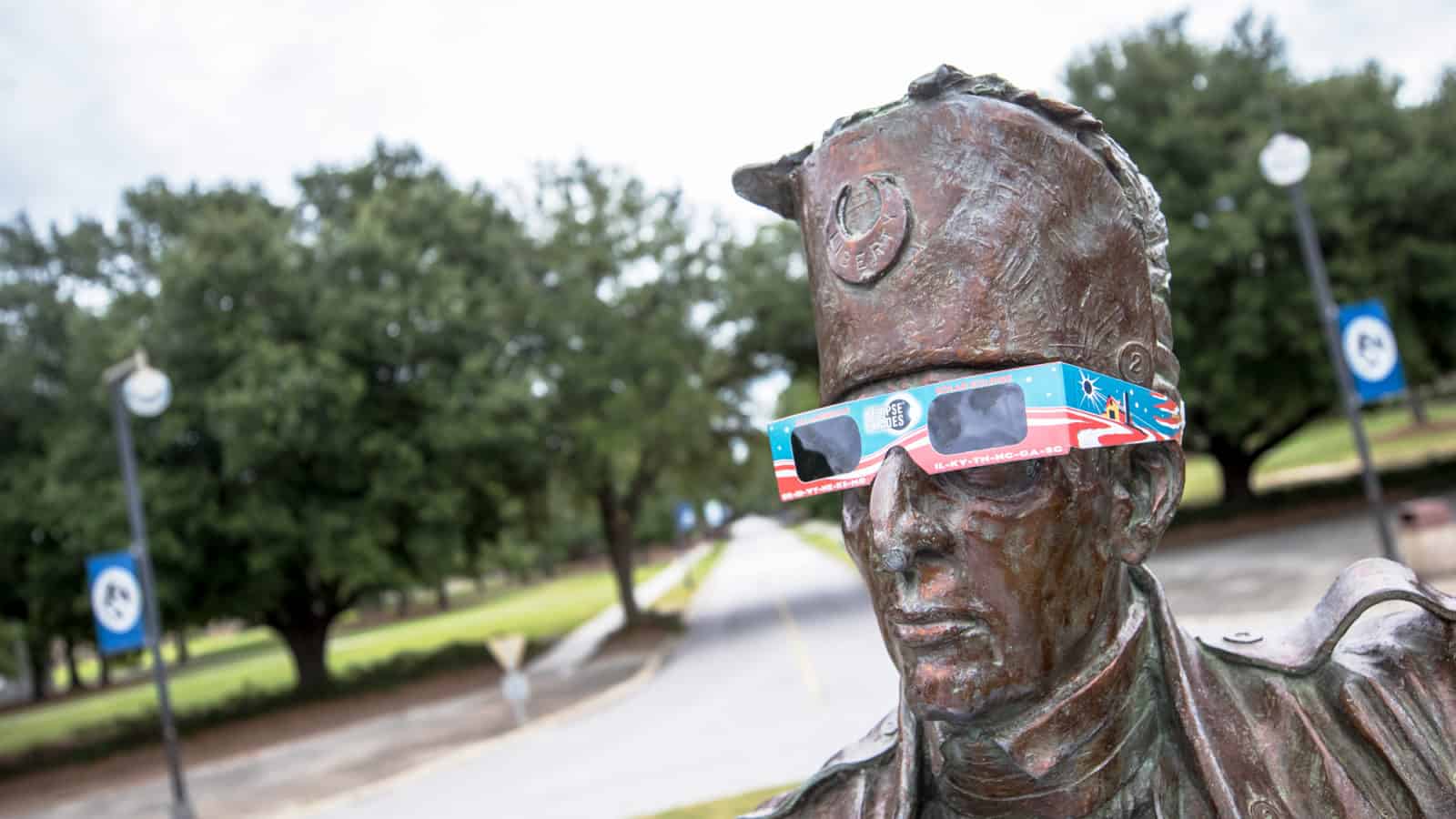 FMU professor warns of bogus eclipse glasses