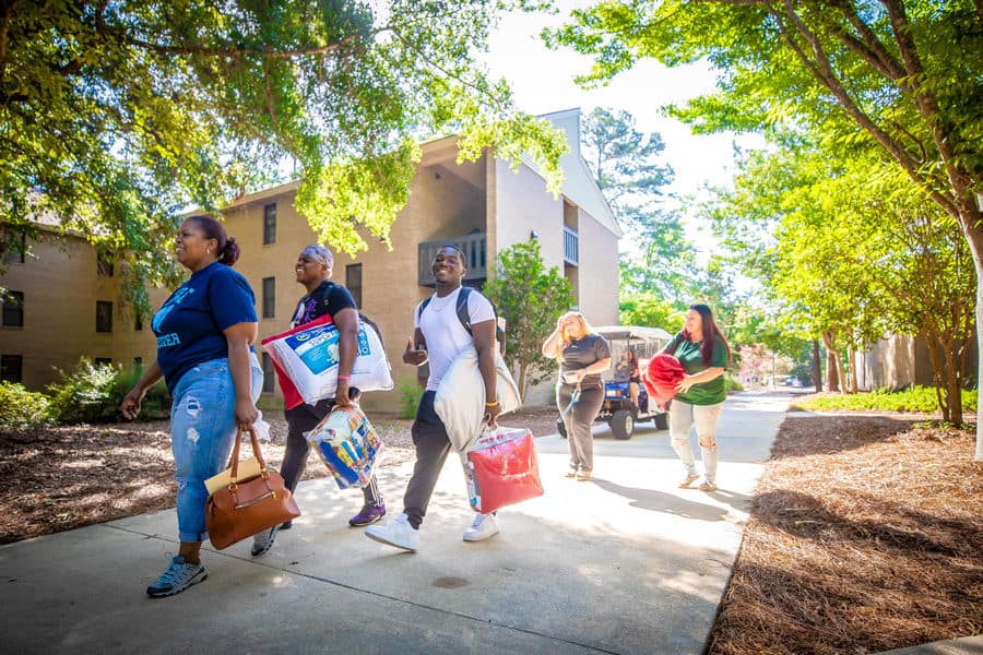 Freshmen move-in kicks off busy week at FMU