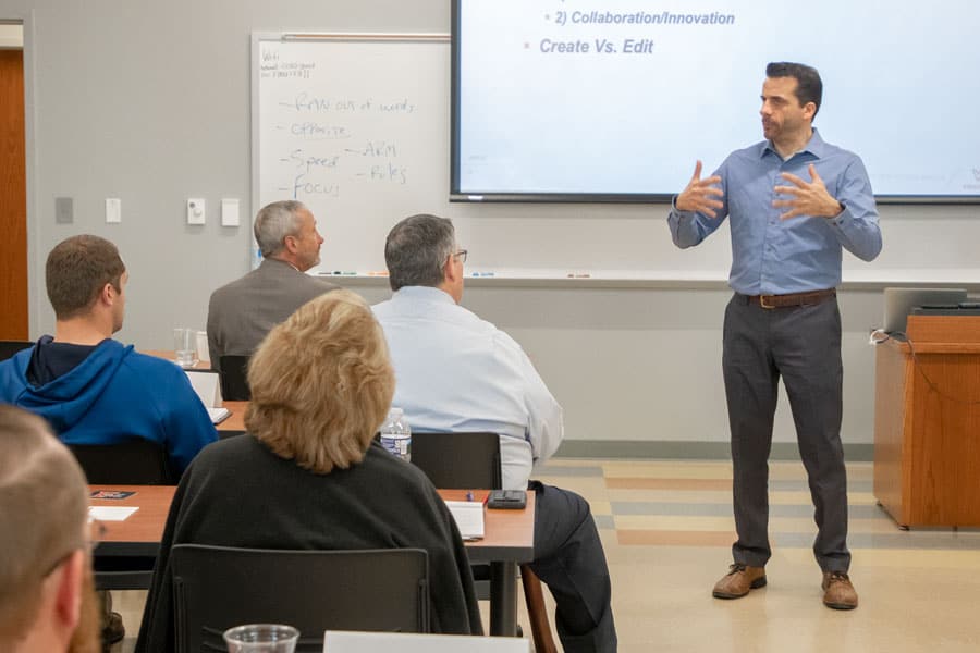School of Business’ executive program nearly full for spring semester School of Business’ executive program nearly full for spring semester
