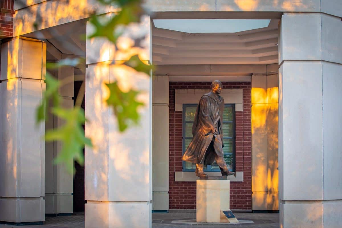 FMU School of Business extolled in latest edition of “America’s Best Colleges” FMU School of Business extolled in latest edition of “America’s Best Colleges”
