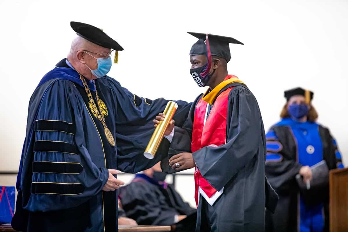 FMU to hold in-person fall 2020 commencement ceremonies FMU to hold in-person fall 2020 commencement ceremonies