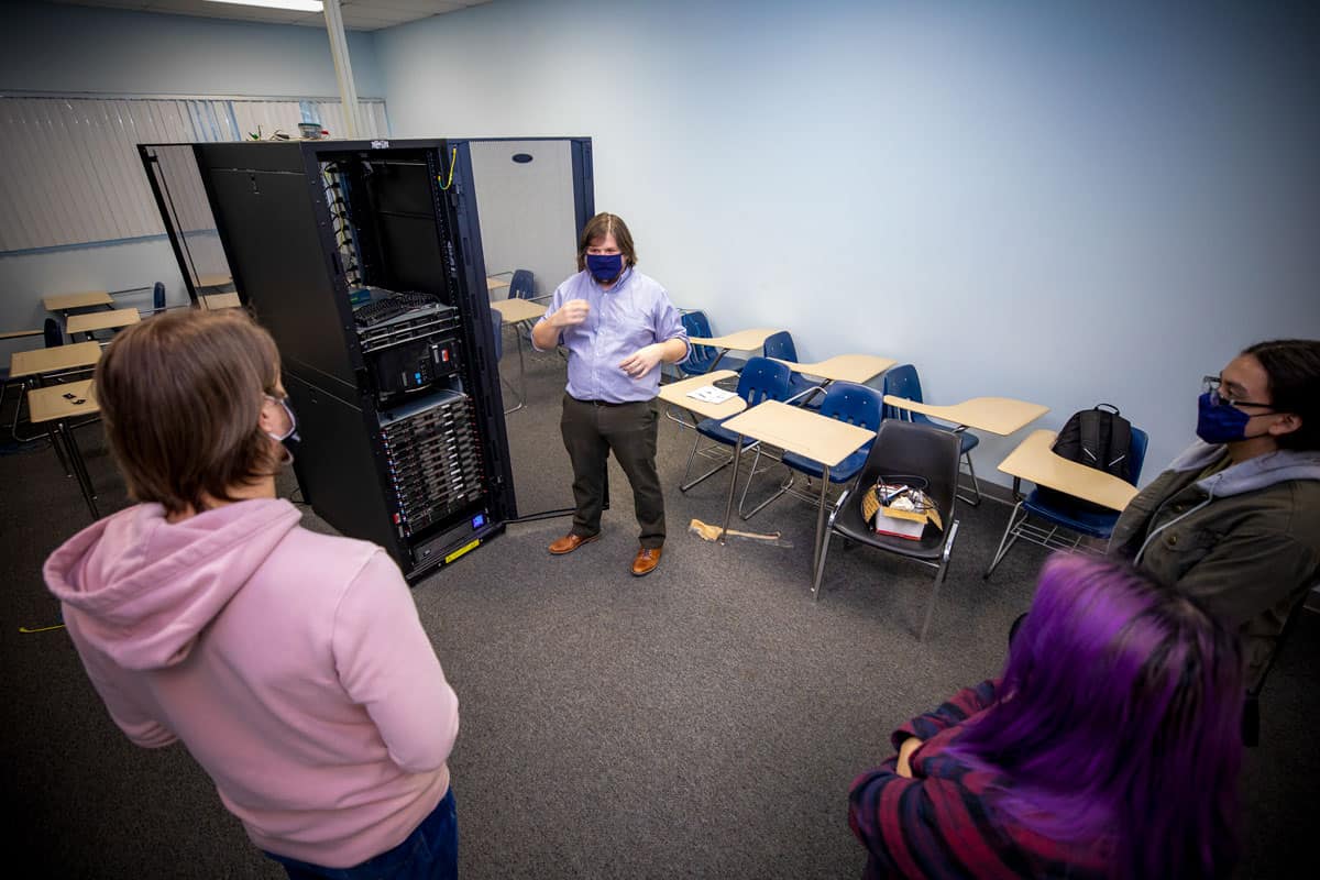 FMU Physics professor awarded National Science Foundation grant FMU Physics professor awarded National Science Foundation grant