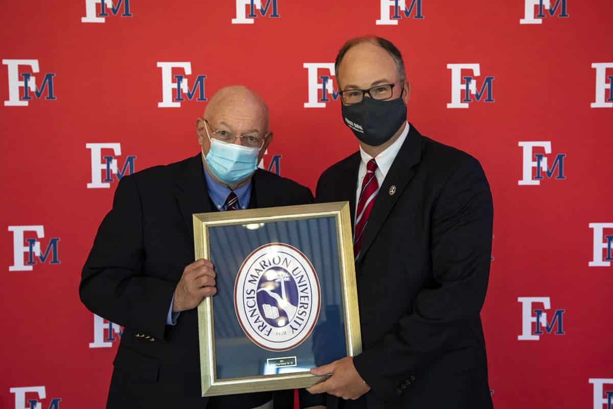 FMU School of Business honors Seward with alumni award FMU School of Business honors Seward with alumni award