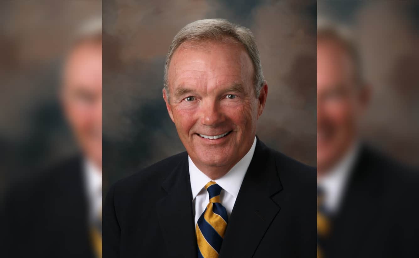 FMU dedicates scholarship in honor of longtime Board of Trustees member Frank Elmore FMU dedicates scholarship in honor of longtime Board of Trustees member Frank Elmore