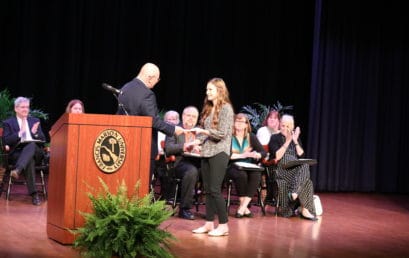 FMU presents 2021-22 academic awards