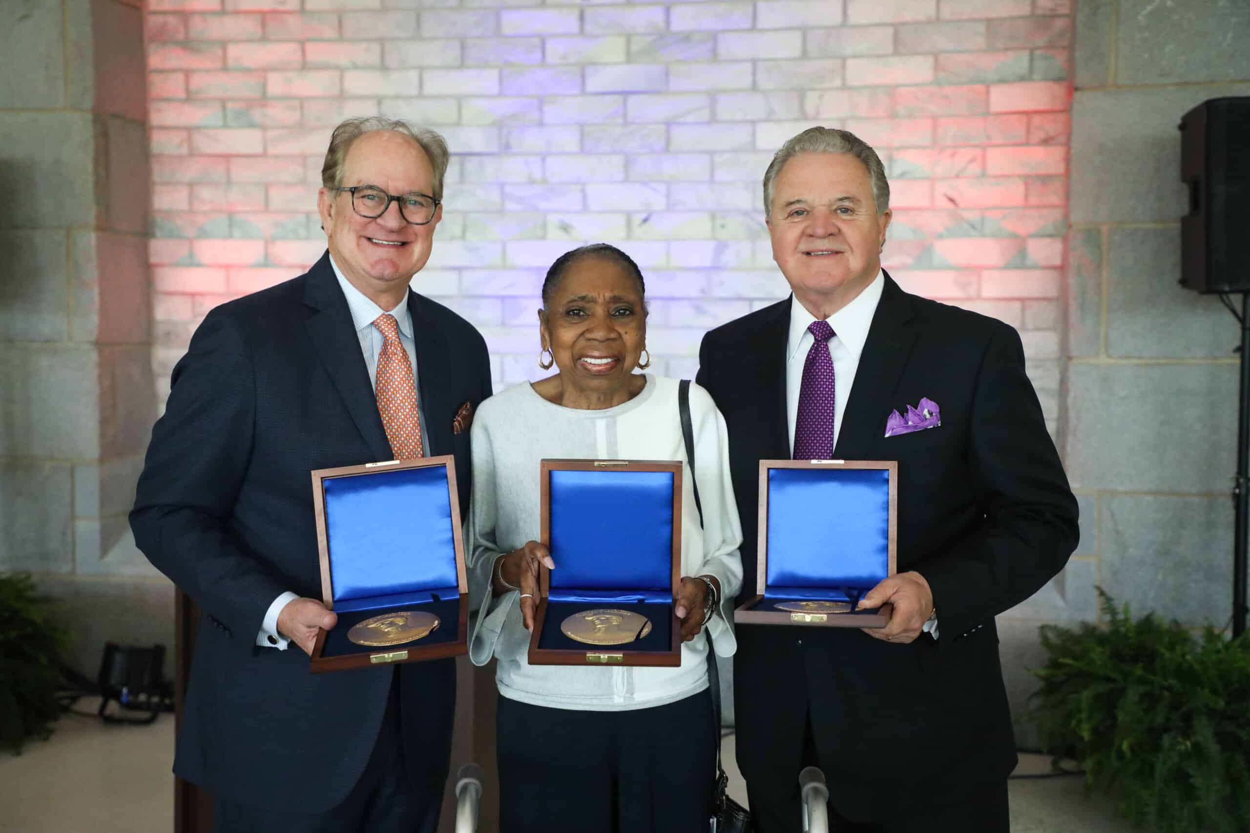 FMU presents annual Marion Medallion Awards